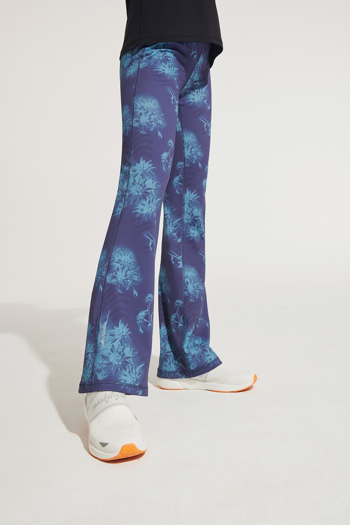 Printed Dancer Bootcut Leggings **Edelweiss Blue**