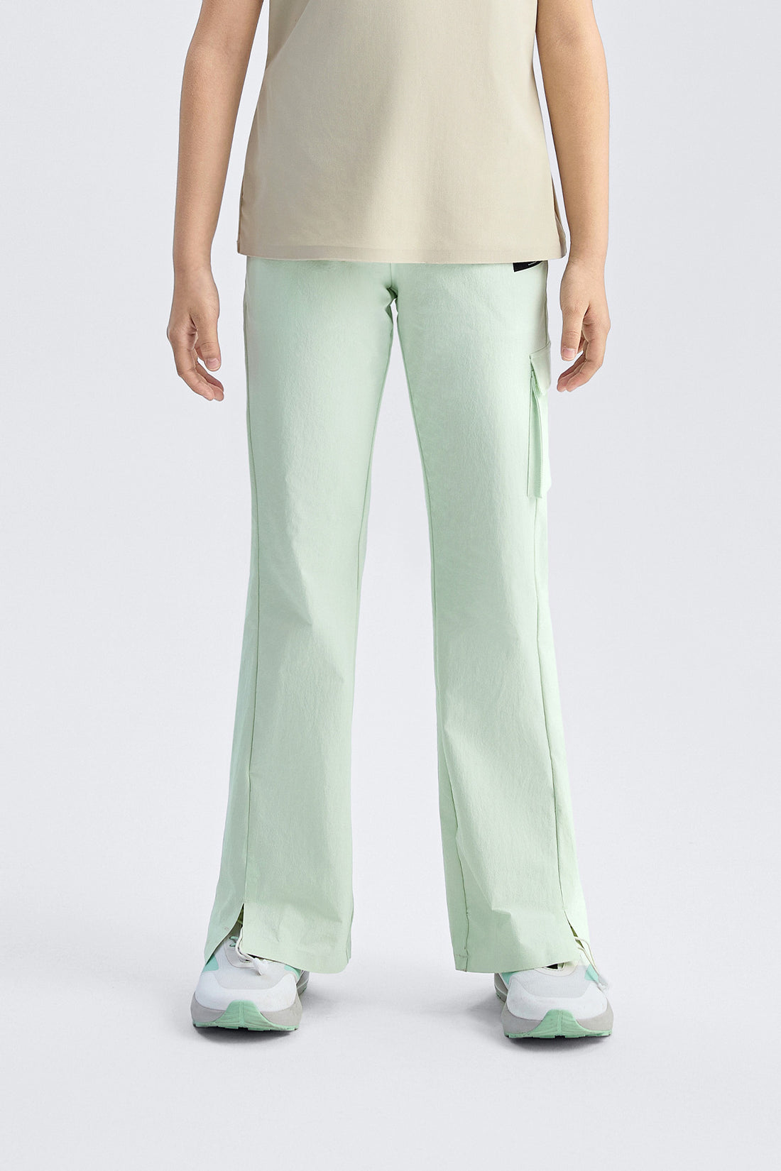 **Pale mint**
