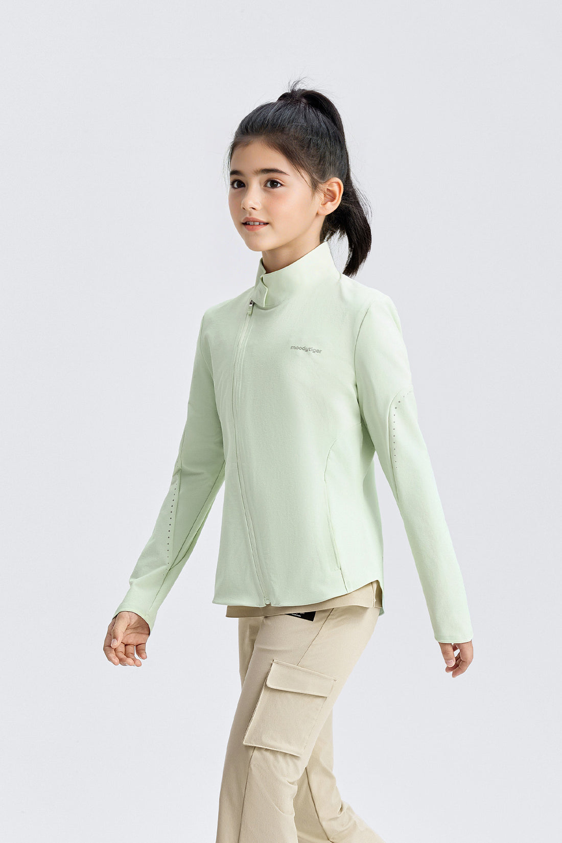 **Pale mint**