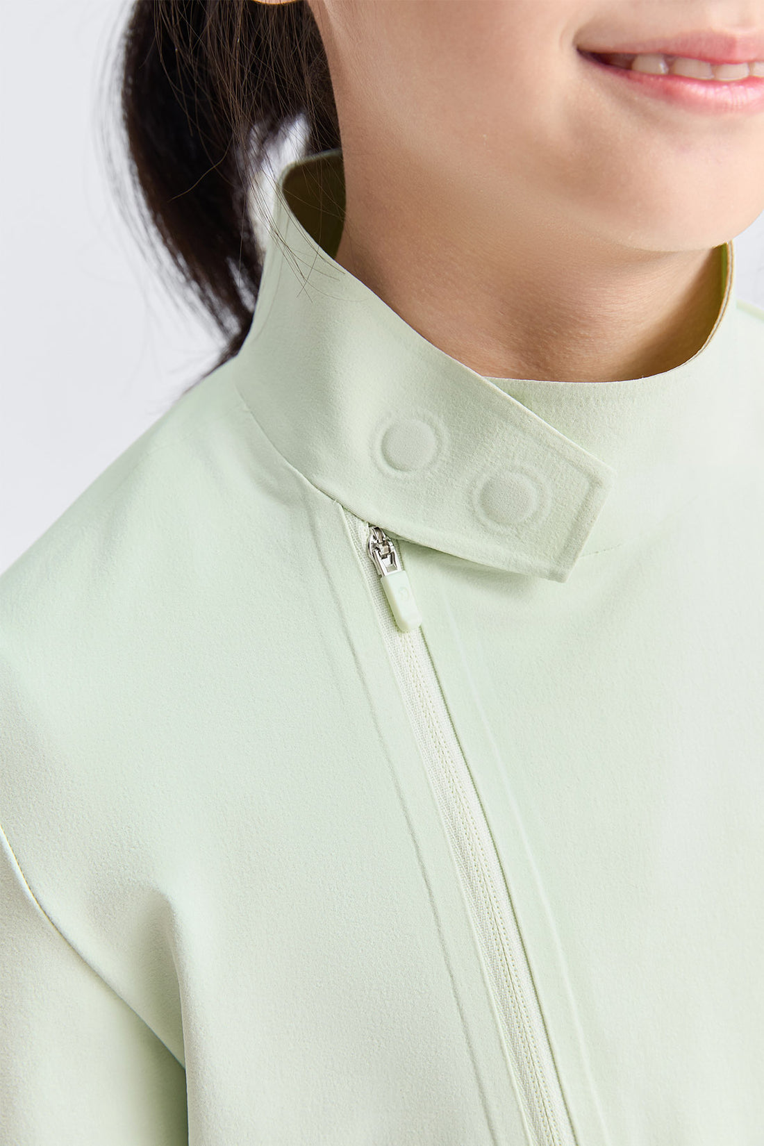 **Pale mint**