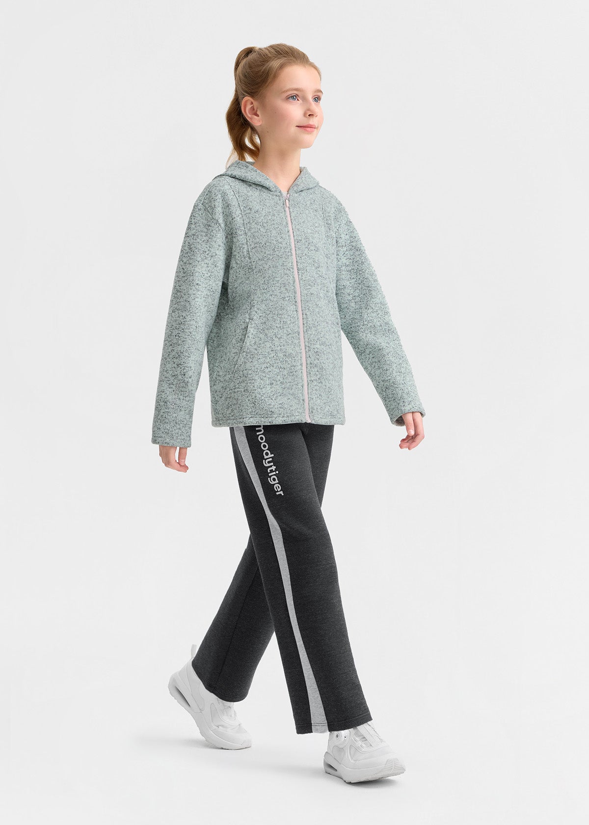 **Pale mint**