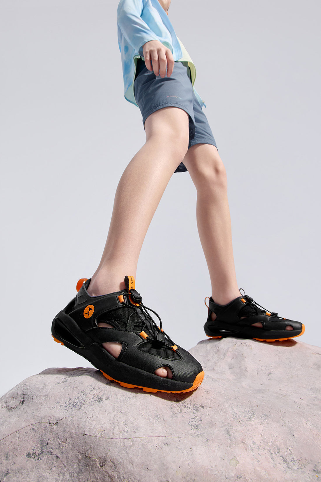 SWINGY TREK **Charcoal Black**