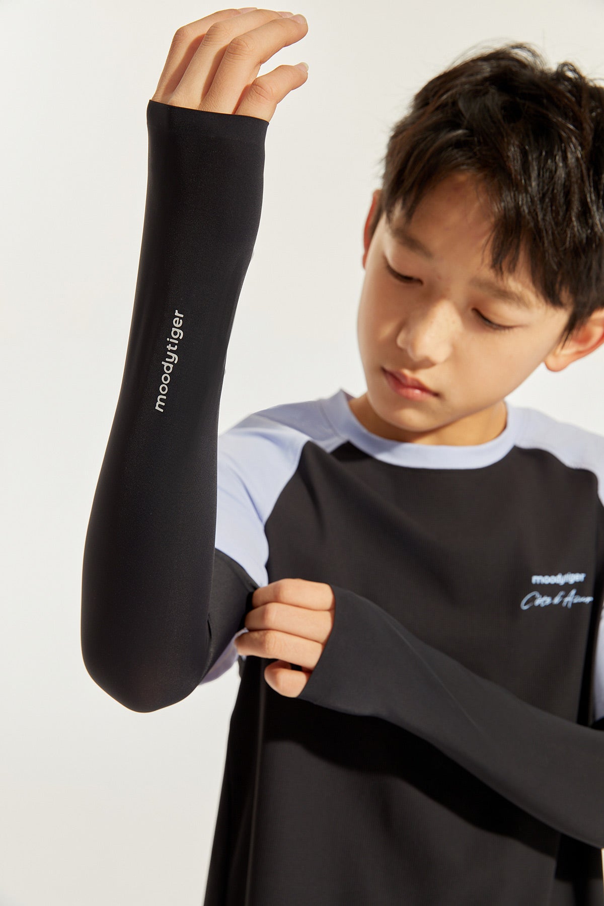 Seamless Breezy Arm Sleeves **Charcoal Black**